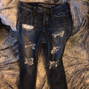 American eagle dark wash distressed jeggings